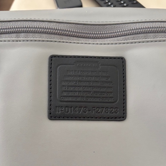 Coach Charlie - Picture 7 of 7